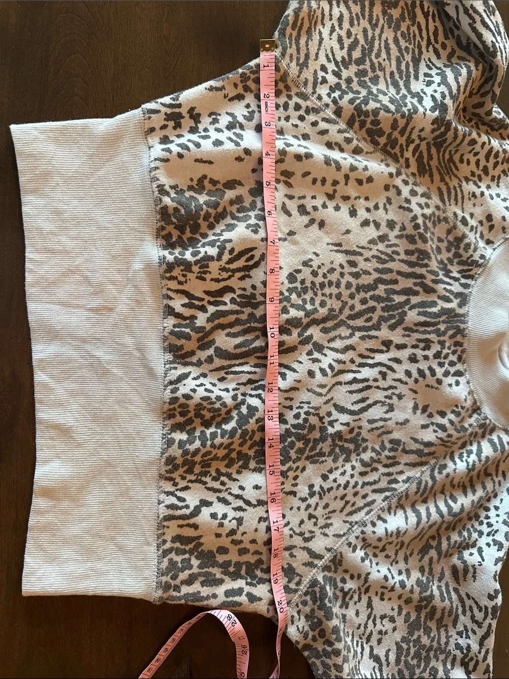 Ocean Drive Taupe and Black Animal-Print Crewneck Sweatshirt M